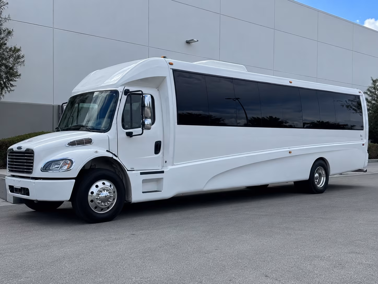 Pawtucket Winery Tour & Pub Crawl Transportation